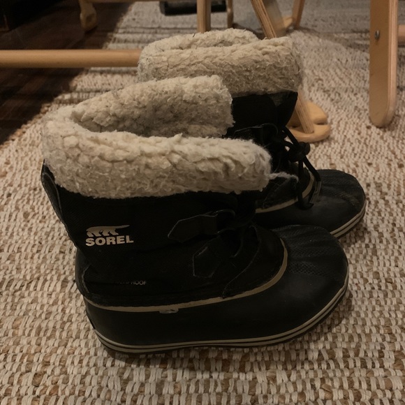 Sorel Youth Yoot Pac Winter Snow Boots for Kids Boy Girl Unisex | Black Size 2 - Picture 2 of 5